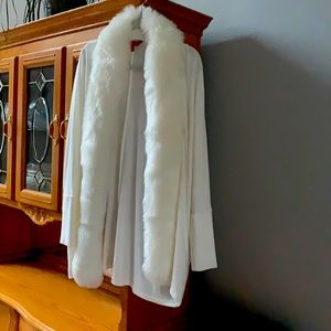 Beautiful White Cardigan Sweater NWOT, by Jennifer Lopez